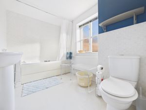 Family Bathroom- click for photo gallery